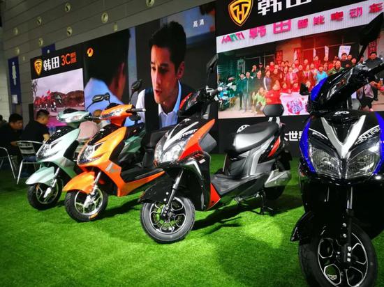 韓田(tián)的産品男神(shén)女神很配！