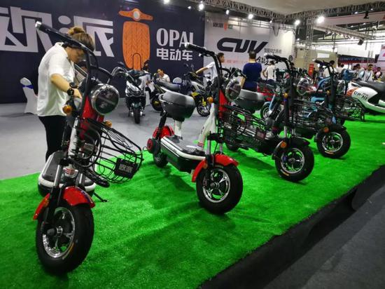 歐派(pai)電動車展台(tai)