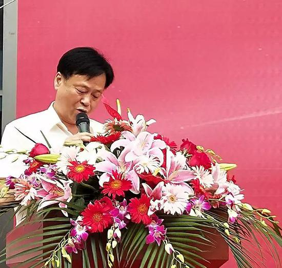 梁正秘書(shu)長主持開幕(mu)式